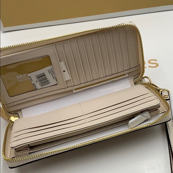 MICHAEL KORS Jet Set Travel Continental Zip wristlet Phone Case NWT - Picture 6 of 13